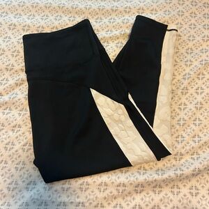 Zyia Capri length LnT leggings